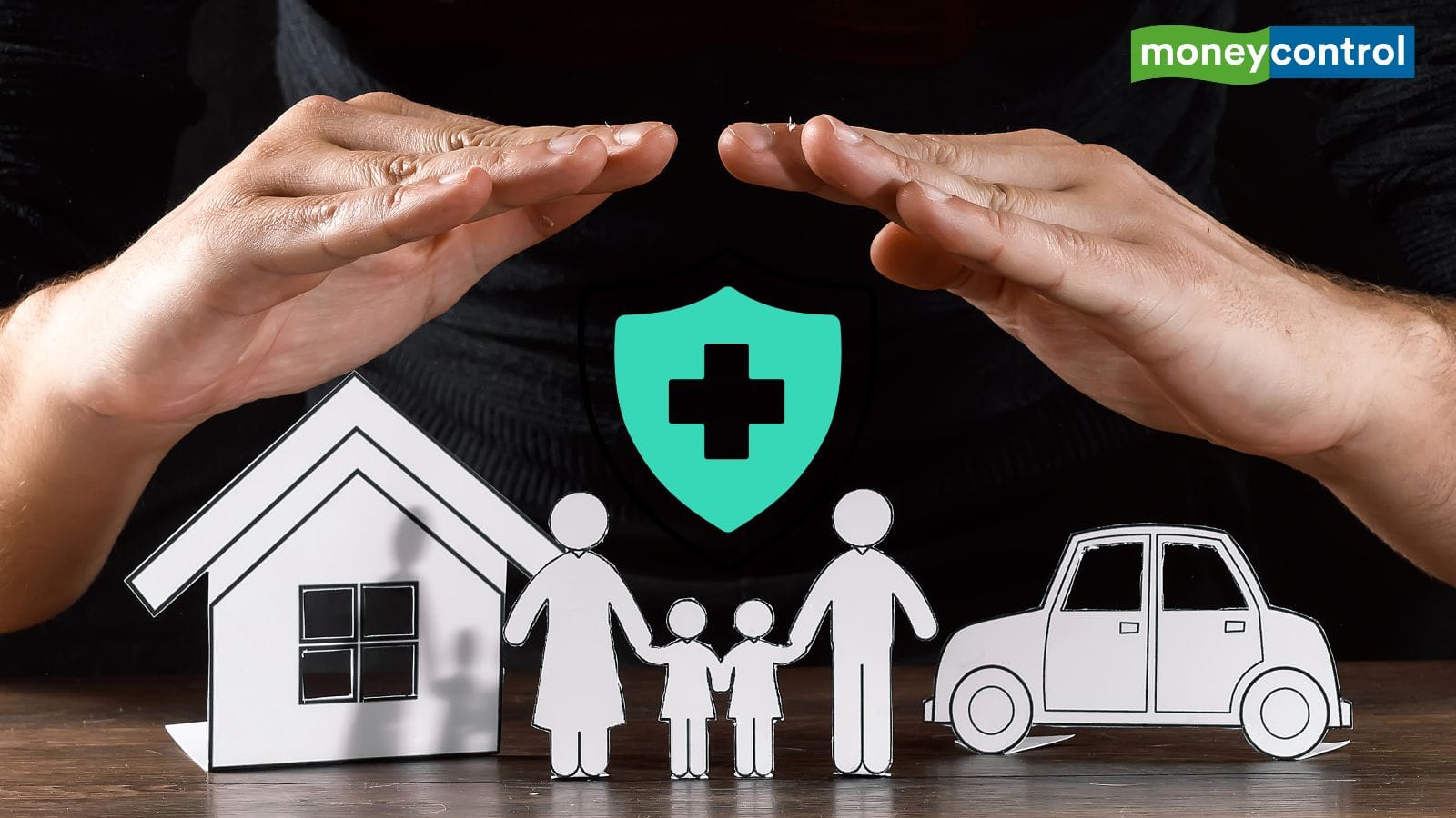 Health Insurance: क्या होता है फ्लोटर प्लान, क्या आपको इसे लेना चाहिए? जानिए एक्सपर्ट से