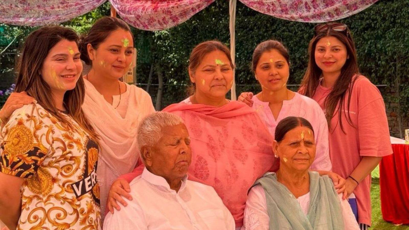 Lalu Family: बिहार के पहले सियासी परिवार में बगावत, देखें लालू का पूरा मेगा 'फैमली ट्री'