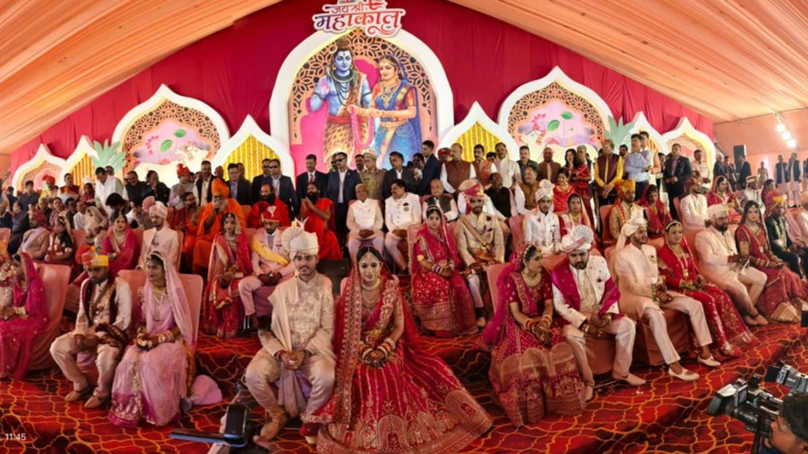 ‘सामाजिक समरसता की मिसाल’, MP के CM मोहन यादव ने सामूहिक विवाह में की अपने छोटे बेटे की शादी