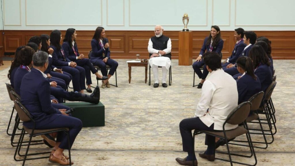 क्या है PM मोदी की चमकती त्वचा का राज? महिला क्रिकेट टीम को बताया अपना स्किन केयर रुटीन