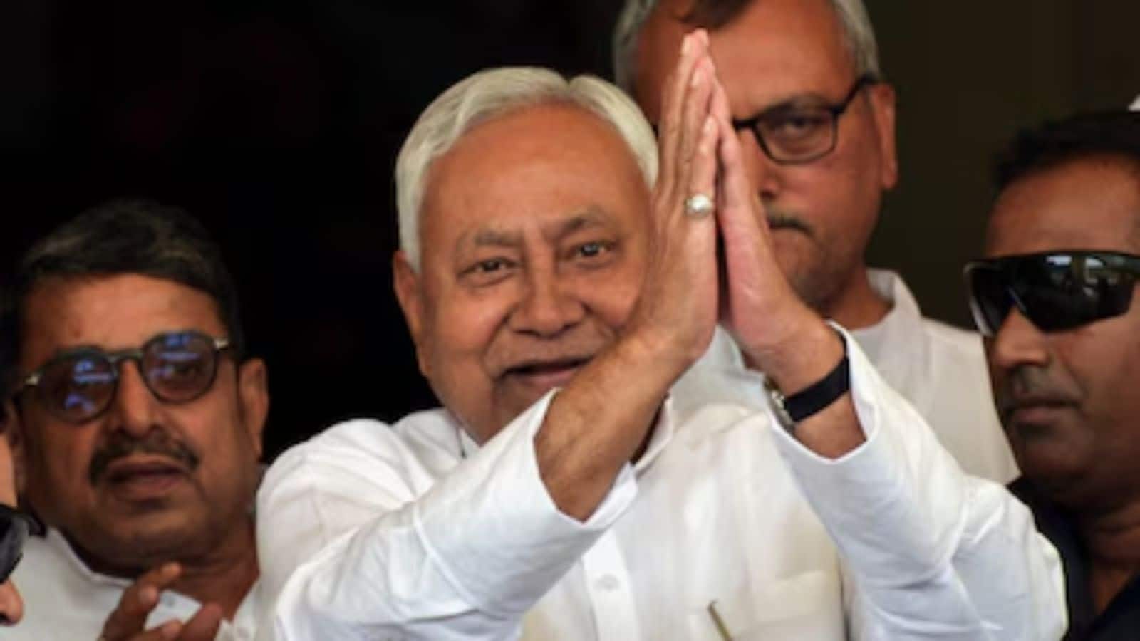 Bihar Government Formation: बिहार में शपथ ग्रहण से पहले सियासी हलचल, नए CM के रूप में नीतीश के नाम पर मुहर लगाएगा NDA!