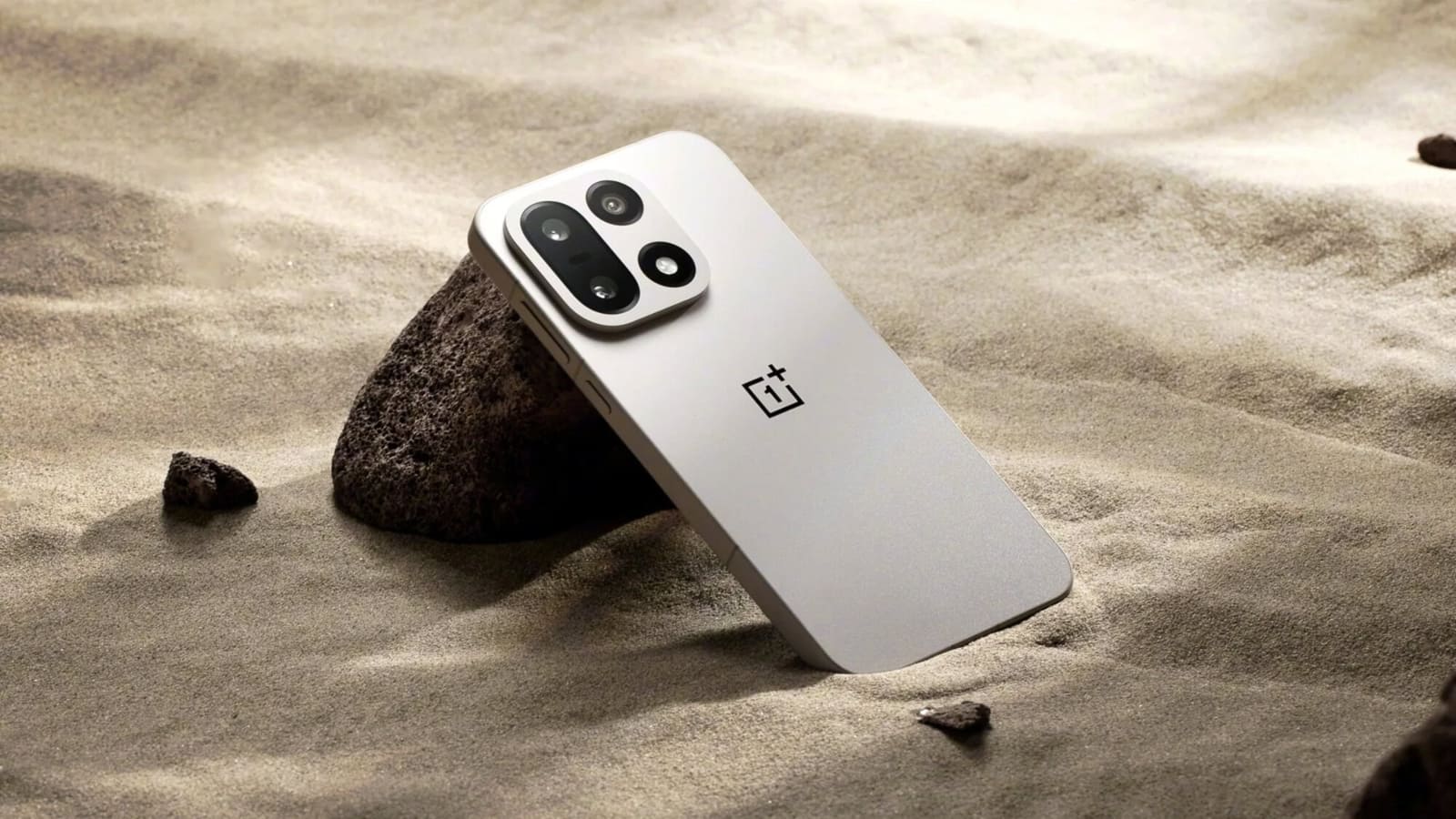 OnePlus 15 भारत में 13 नवंबर को होगा लॉन्च, Snapdragon 8 Elite Gen 5 के साथ मिलेगी 7,300mAh की बैटरी