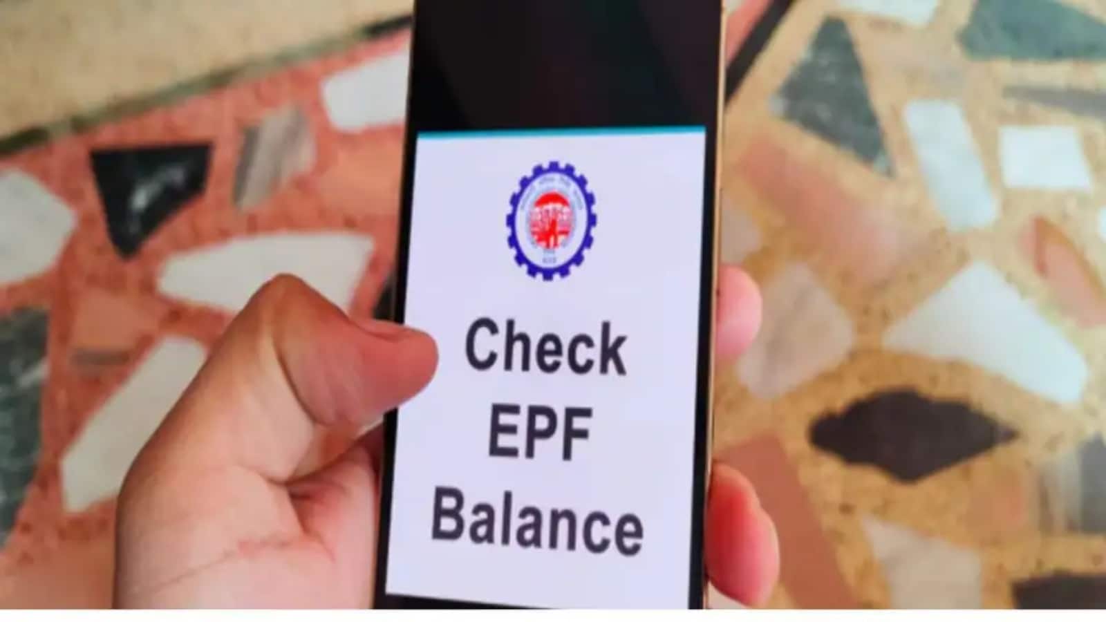EPFO ने साल 2025 में बदलें 5 नियम, पैसा निकालने से लेकर, ट्रांसफर और क्लेम लेना हो गया है आसान
