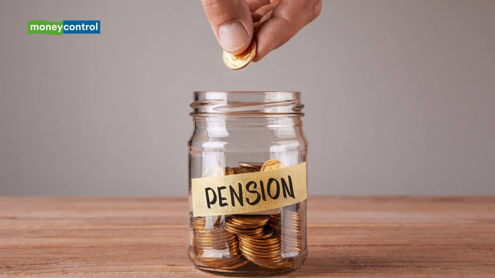 EPFO: घर पर कुछ मिनटों में बन जाएगा लाइफ सर्टिफिकेट, इंडिया पोस्ट पेमेंट बैंक दे रहा है ये सर्विस