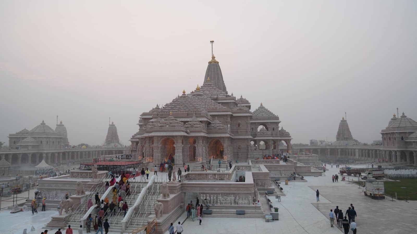 Ram Mandir: पूरा हुआ राम मंदिर का निर्माण, सामने आईं नई तस्वीरें, 25 नवंबर को PM मोदी शिखर पर फहराएंगे भगवा ध्वज
