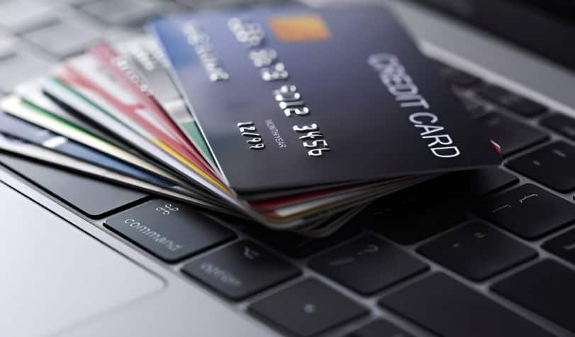 New Credit Card Feature: अब वीकेंड शॉपिंग बनी आसान, जानिए क्रेडिट कार्ड के नए और बेहतर ऑफर्स