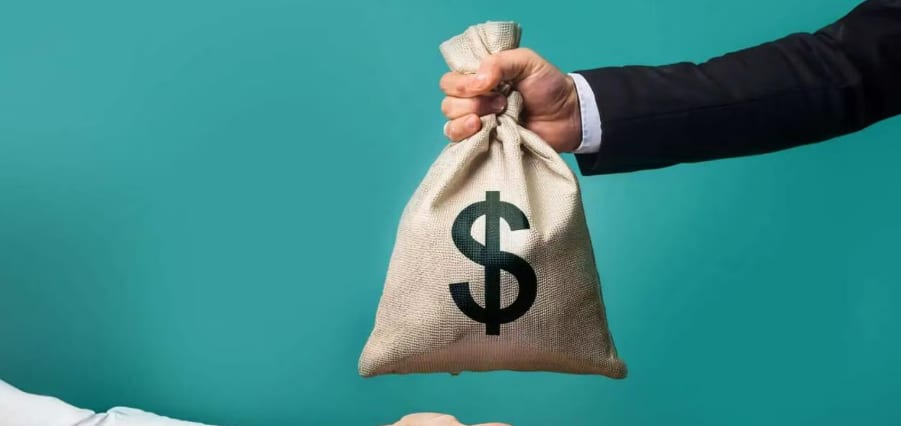 Personal Loan EMI: पर्सनल लोन EMI चूक से बिगड़ सकता है आपका क्रेडिट स्कोर, जानिए सावधानियां