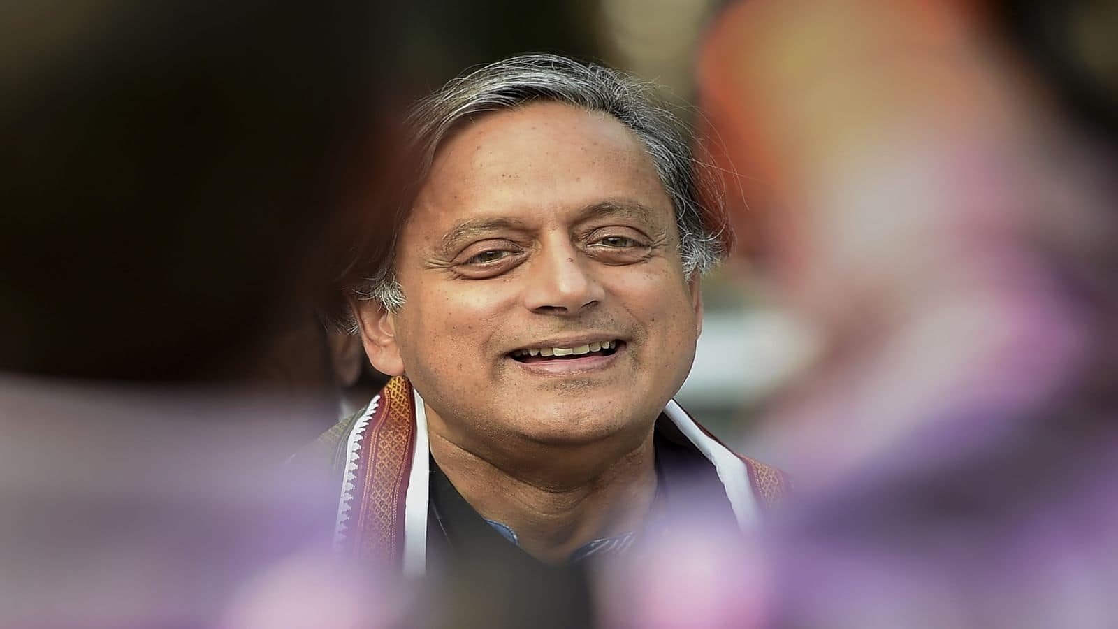 Shashi Tharoor: 'PM मोदी के भाषण पर न्यूट्रल पोस्ट के लिए भी हमला'; शशि थरूर ने कांग्रेस पर कसा तंज? वीडियो वायरल