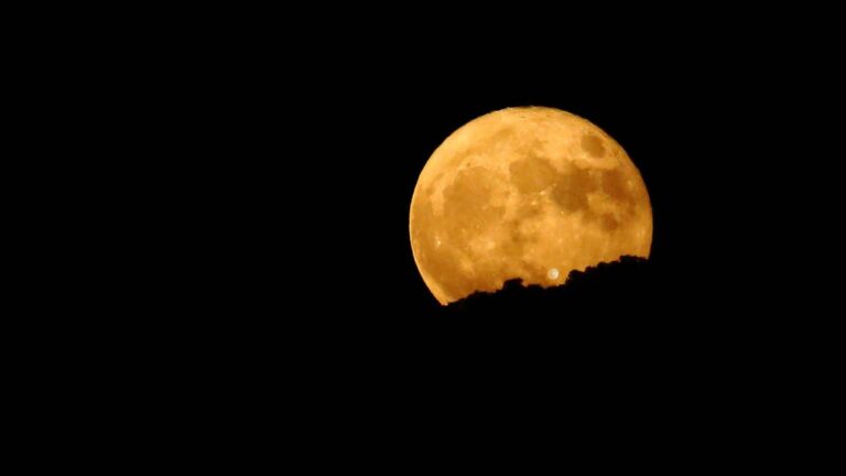 Supermoon 2025: 5 नवंबर की रात आसमान में दिखेगा अनोखा नजारा...नोट कर लें टाइम
