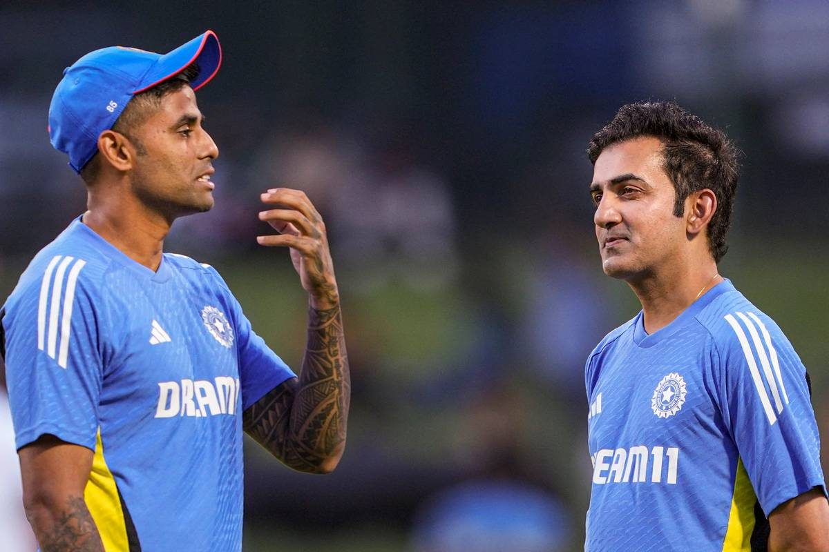 पूर्व ओपनर ने गंभीर का नाम लिए बिना लगाई फटकार, कुक को ड्राइवर मत बनाओ