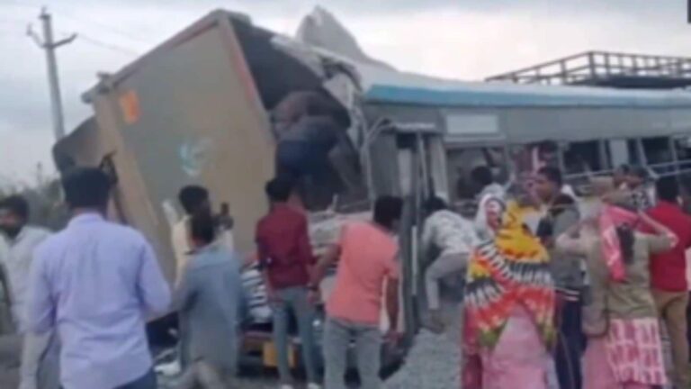 Telangana Accident: तेलंगाना के रंगारेड्डी में भीषण हादसा, बस और ट्रक की टक्कर में 20 लोगों की मौत और 18 घायल