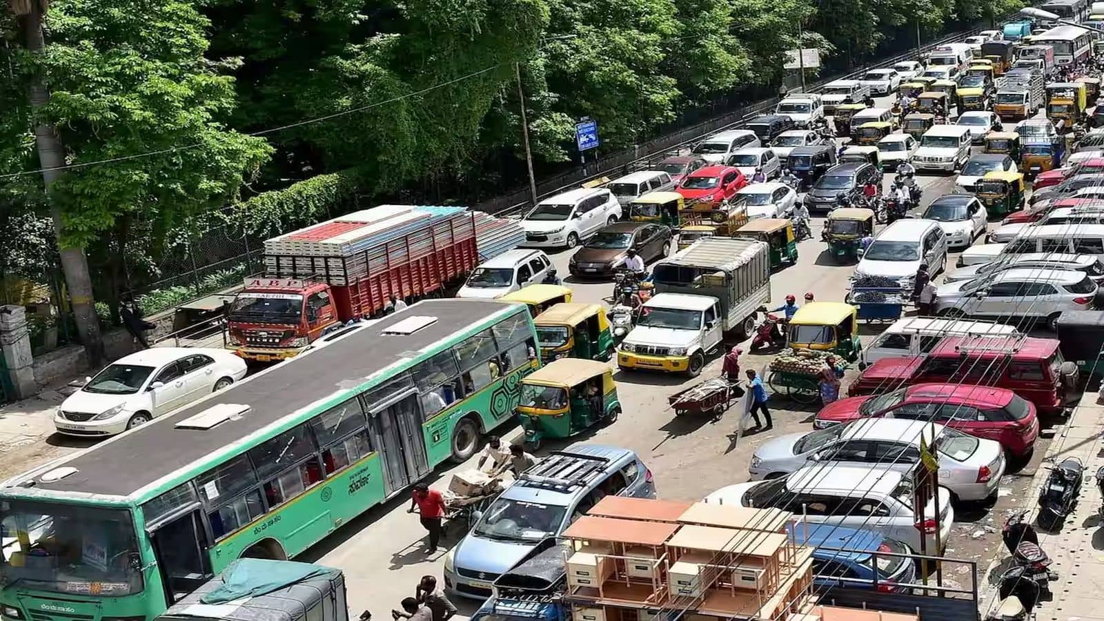 Delhi Traffic Advisory: दिल्ली में आज इन रास्‍तों पर जाने से बचें, पुलिस ने जारी की ट्रैफिक एडवाइजरी