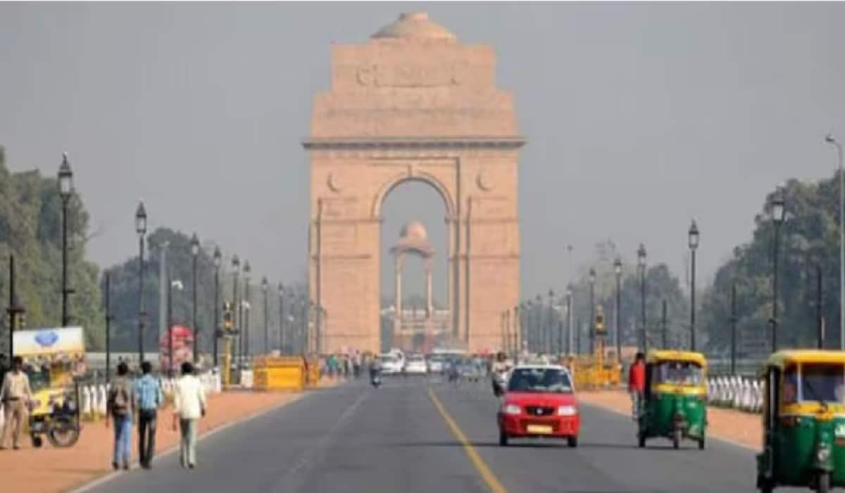 Weather Update: यूपी-दिल्ली में बढ़ी ठंड, हिमाचल-उत्तराखंड में बर्फबारी से मौसम हुआ और ठंडा, देखें कहां होगी बारिश