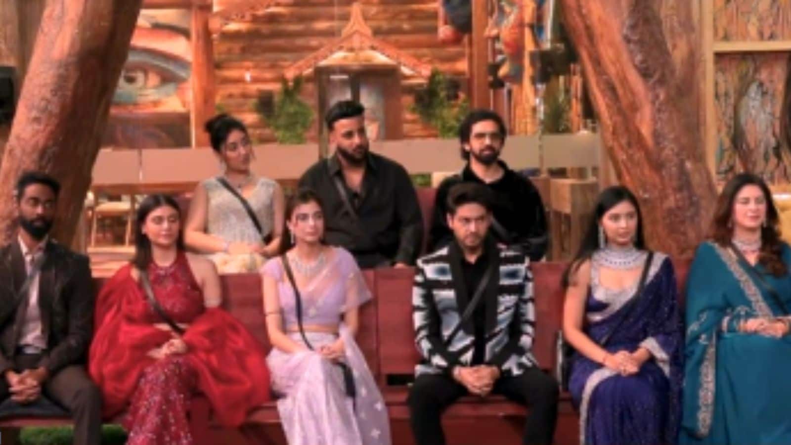 Bigg Boss 19: बिग बॉस के घर में क्यों फूट-फूट कर रोईं फरहाना, जानें आज घर में क्या-क्या हुआ