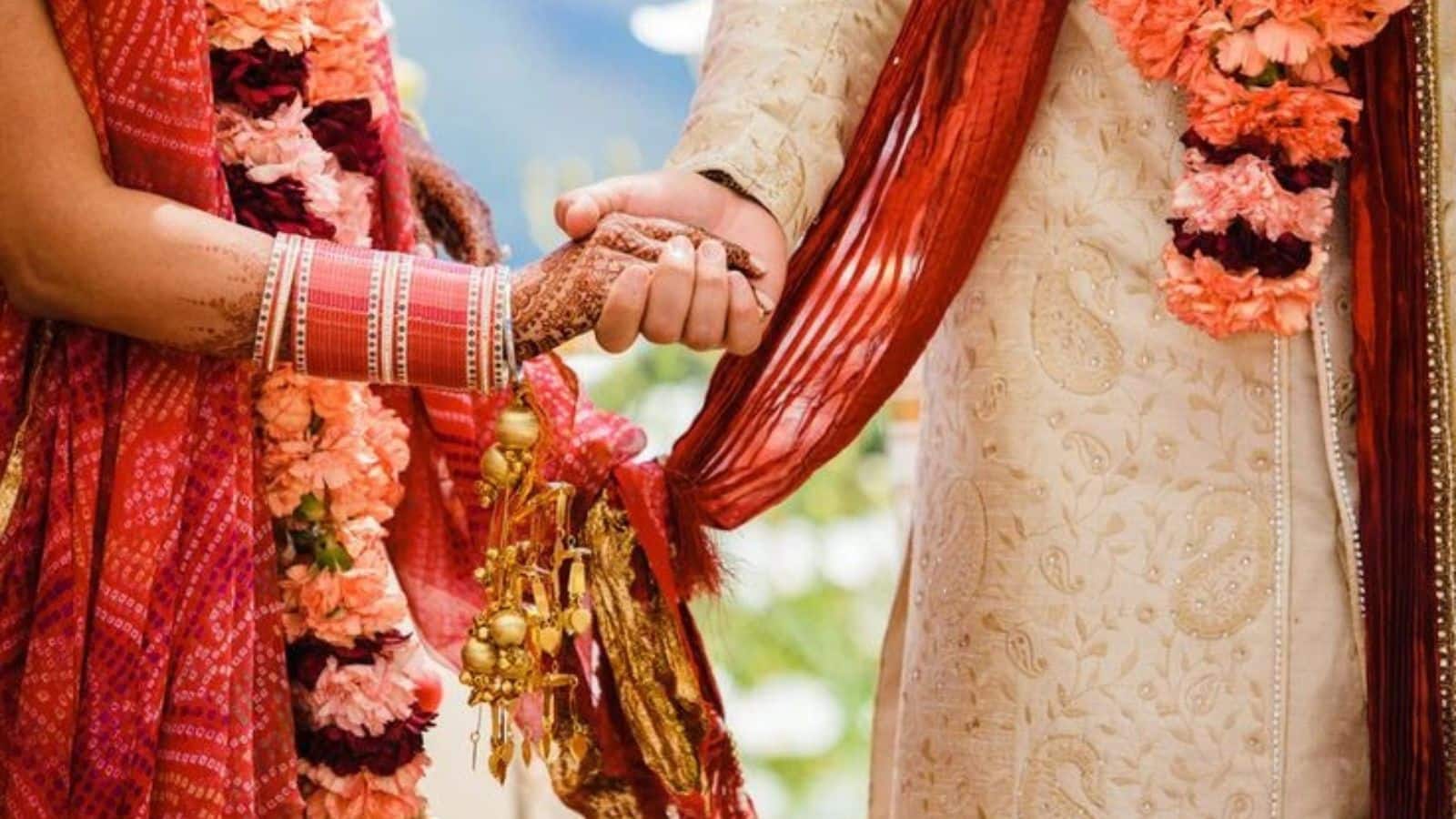 Weird Wedding Rituals: दुनिया भर की शादी की अजीबो-गरीब रस्‍में, कुछ देखकर रह जाएंगे दंग