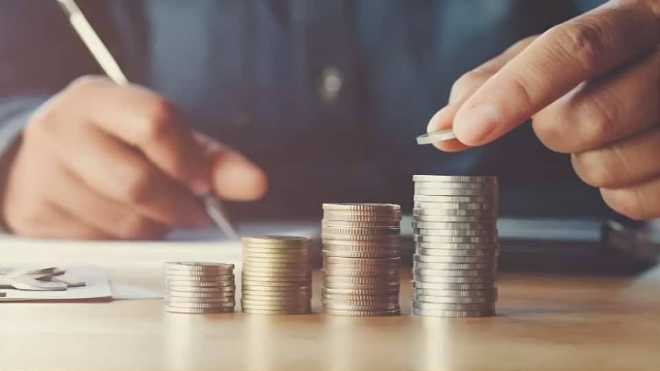 Investment Tips: फिक्स्ड डिपॉजिट के अलावा ये 5 निवेश विकल्प हो सकते हैं बेहतर, जरूर करें इनवेस्ट
