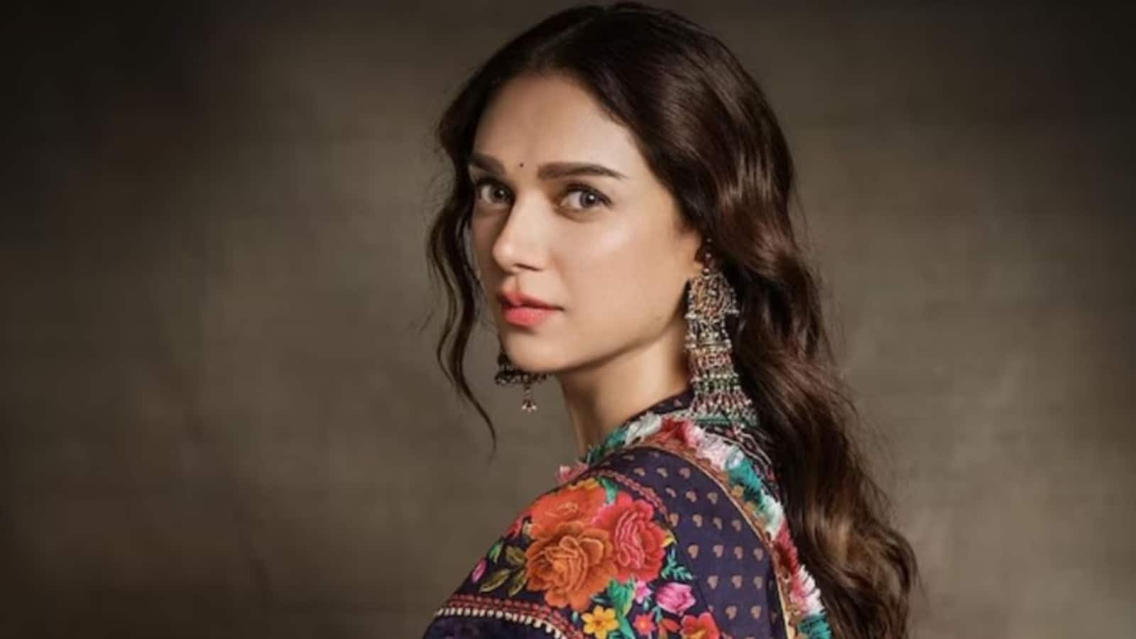 Aditi Rao Hydari: अदिति राव हैदरी की व्हाट्सएप प्रोफाइल का हो रहा यूज,  एक्ट्रेस ने लोगों को किया वॉर्न