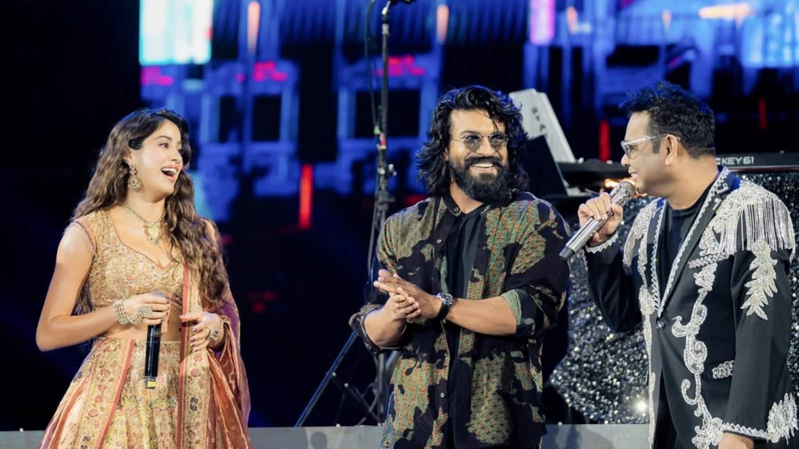 Peddi: हैदराबाद में ए.आर. रहमान का हुआ कॉन्सर्ट, ‘पेड्डी’ के गाने ‘चिकिरी चिकिरी’ पर जमकर झूमे लोग