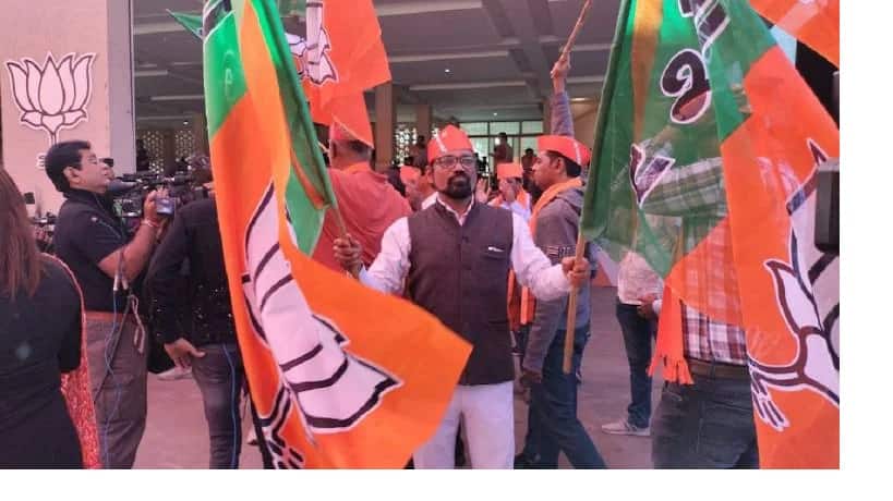 बंगाल में भी भाजपा कार्यकर्ता मना रहे बिहार में जीत का जश्न , क्या बिहार के नतीजों का असर बंगाल चुनावों पर पड़ेगा?