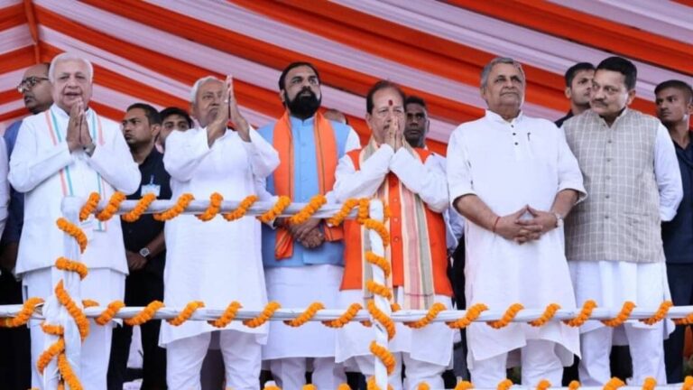 Bihar: नीतीश कुमार 10वीं बार लेंगे शपथ? ललन सिंह ने दिल्ली में संभाला मोर्चा, सरकार गठन को लेकर सियासी गलियारे में क्या चल रहा है?