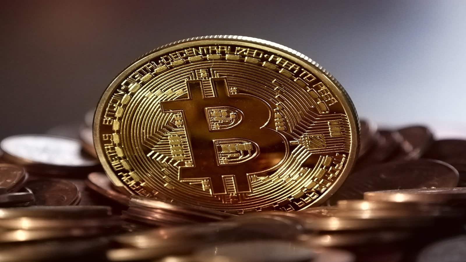 Bitcoin की वैल्यू क्रैश, इन वजहों से 90,000 डॉलर से नीचे आया बिटकॉइन