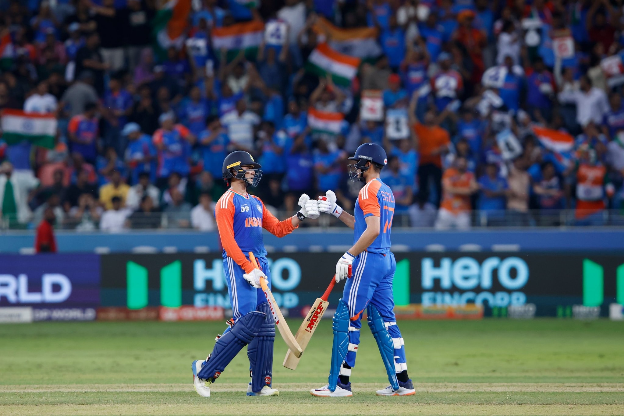 LIVE: टॉस गंवाकर भारत की बैटिंग शुरू, अभिषेक शर्मा का तूफानी आगाज