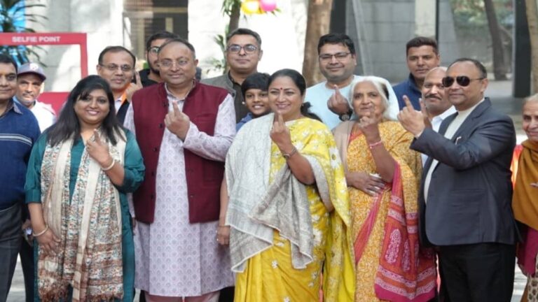 Delhi MCD Bypolls: 'जनाधार तो दिल्ली की जनता ने...', वोट डालने के बाद बोलीं CM रेखा, बीजेपी का दावा- कमल खिलेगा