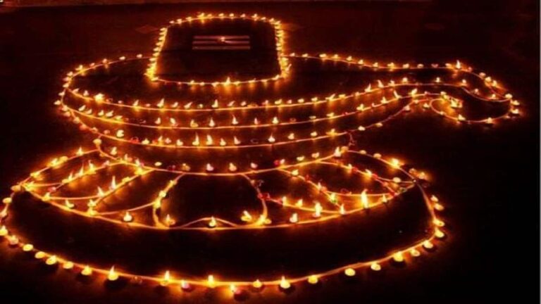 Kartik Purnima 2025:इस दिन बनने जा रहा शुक्र-चंद्रमा के बीच समसप्तक योग, इन 4 राशियों की होगी बल्ले-बल्ले