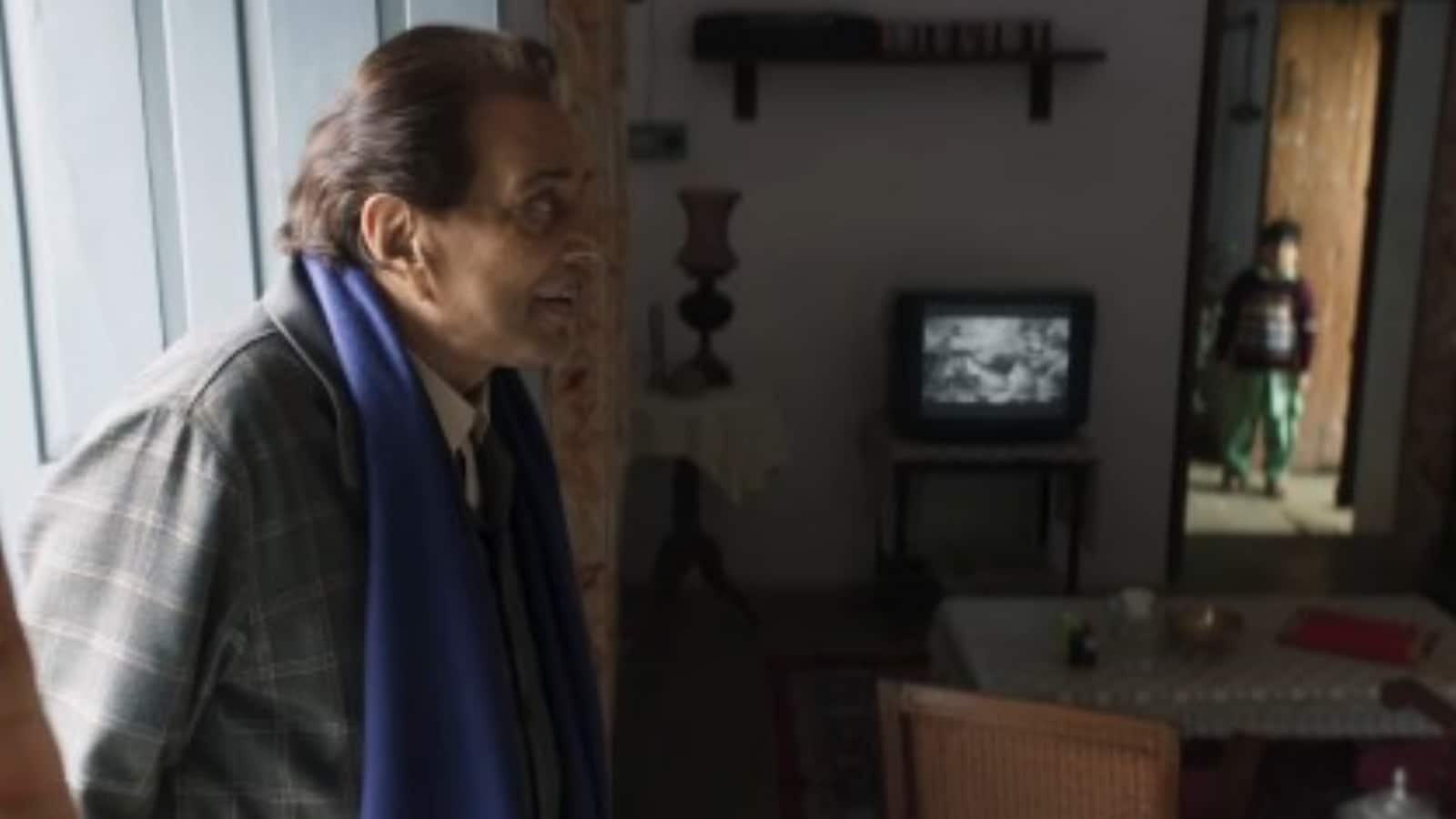 Ikkis: 'आज भी जी करता है, अपने पिंड को जानवा...', धर्मेंद्र की आखिरी कविता को सुन छलक आए फैंस के आंसू