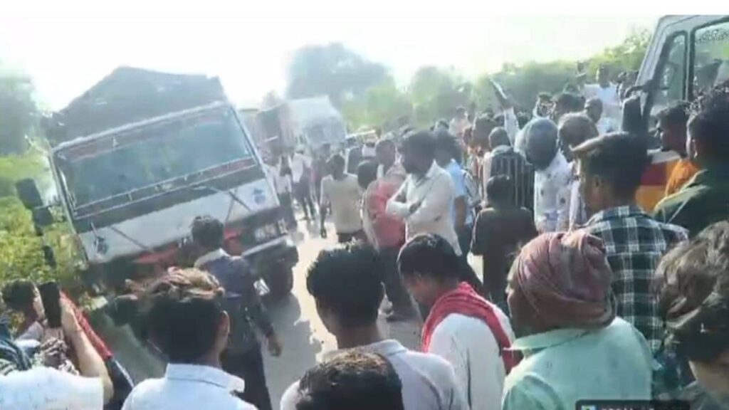 Hamirpur Accident: ट्रक और बाइक की टक्कर, मोटरसाइकिल सवार 3 लोगों की मौके पर ही मौत; गुस्साए लोगों ने किया हाईवे जाम