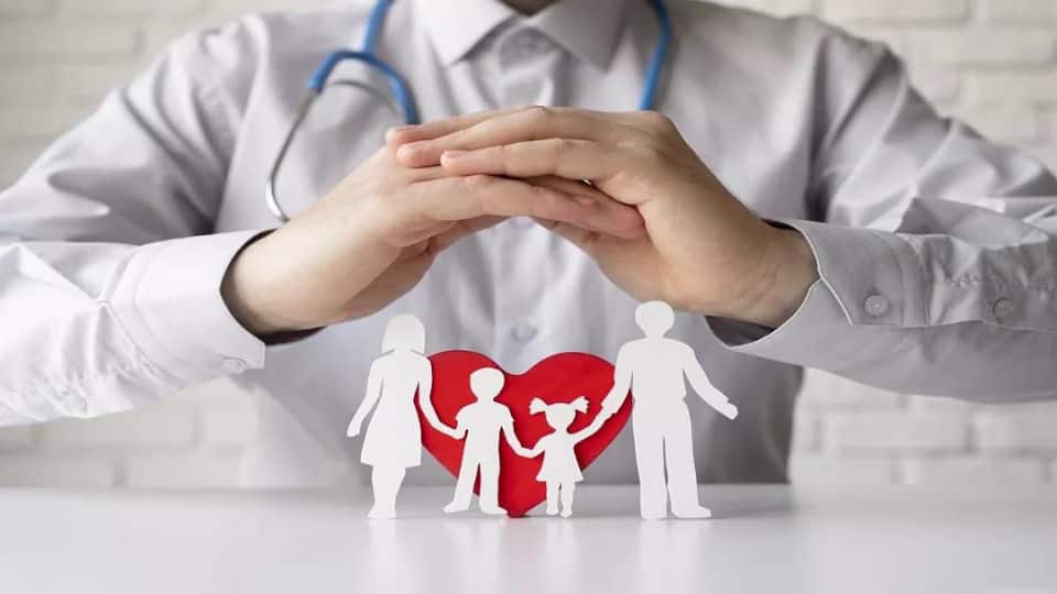 Health Insurance: क्यों गंभीर बीमारियों के लिए चाहिए खास हेल्थ इंश्योरेंस कवर, जानिए कौन सा हेल्थ पॉलिसी कवर होगा ज्यादा फायदेमंद?