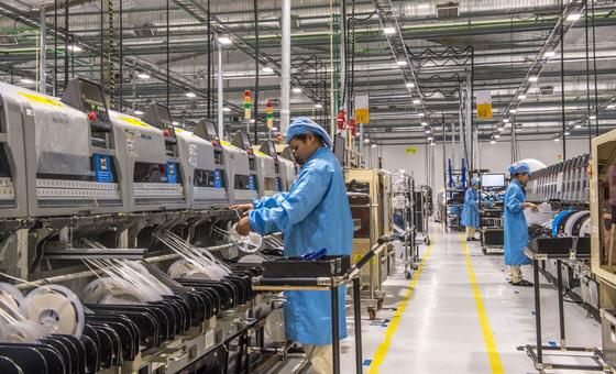 विशाल कम्पनियों व टैक्नॉलॉजी के उभार से, मानवाधिकारों के लिए उपजती चुनौतियाँ