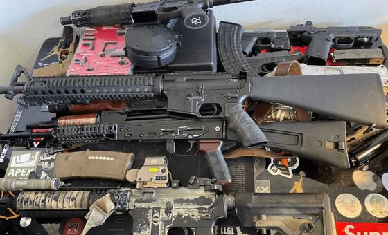 अवैध हथियार भड़का रहे हैं हिंसक टकराव, क़ाबू पाने की पुकार