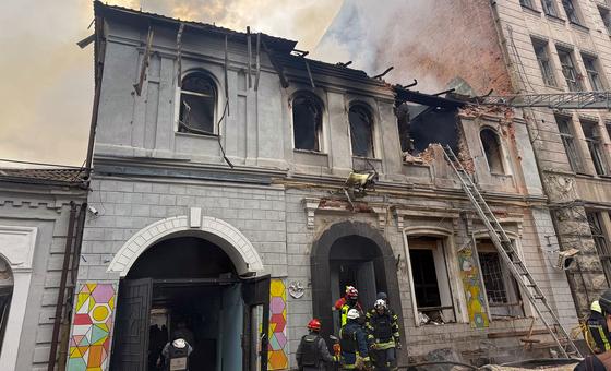 यूक्रेन: ऊर्जा प्रतिष्ठानों पर रूसी हमले, सर्दी के महीनों में एक नए संकट की आहट