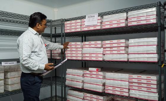 भारत: गुजरात में माँ-बच्चों तक समय पर वैक्सीन पहुँचाने का बीड़ा