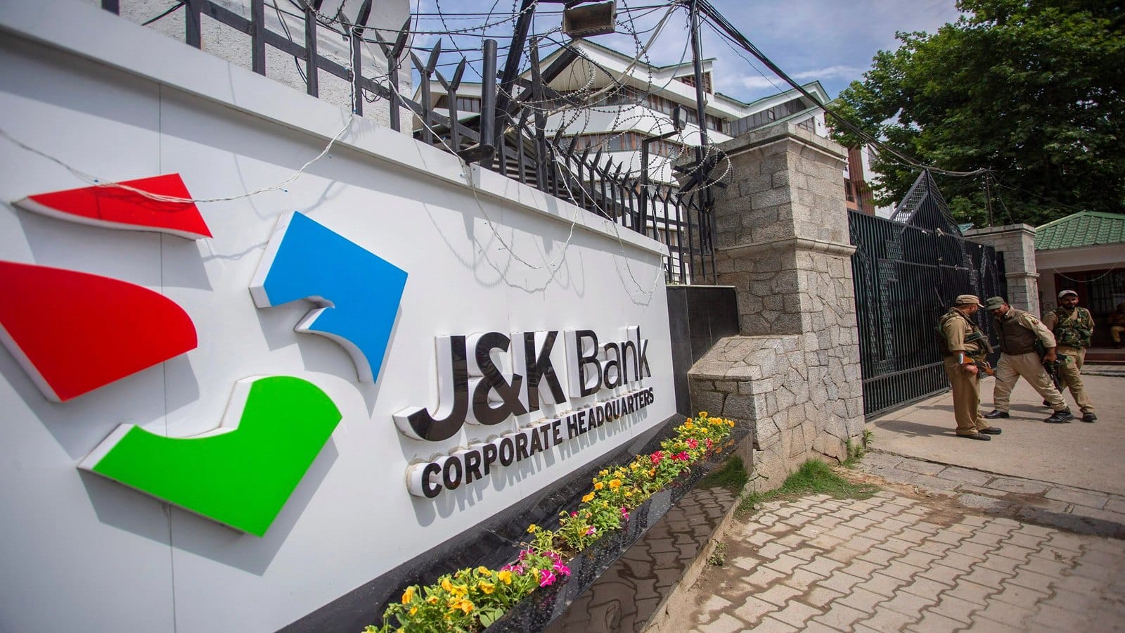 J&K Bank लाएगा ₹750 करोड़ का QIP, टियर 2 बॉन्ड से जुटाएगा ₹500 करोड़; शेयर में दिख सकती है तेजी