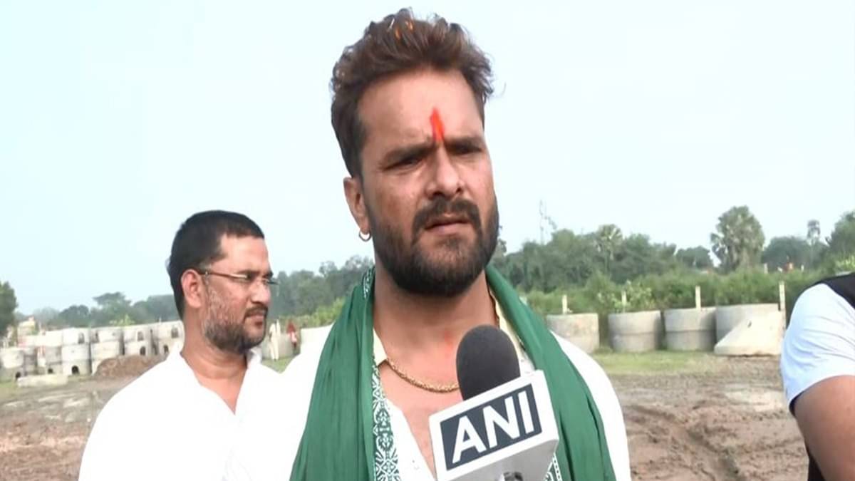 खेसारी लाल यादव की बढ़ी मुश्किलें, बंगला पर बुलडोजर का खतरा, आया नोटिस तो बाले- मेरे साथ सबकुछ गलत हो रहा, मैं राजनीति में...