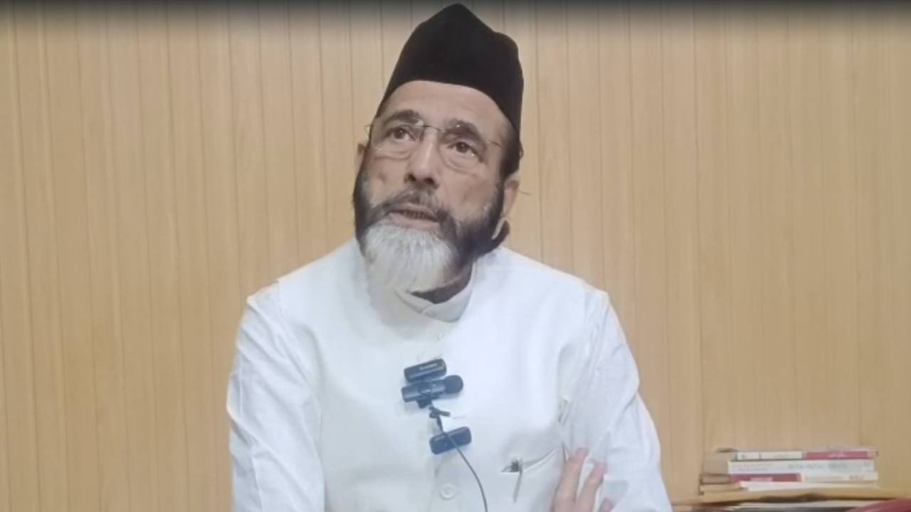 Bareilly Violence: मौलाना तौकीर रजा को झटके पे झटका, पहले अवैध संपत्ति पर चला बुल्डोजर अब 9 दिसंबर तक खाते रहेंगे हवालात की हवा