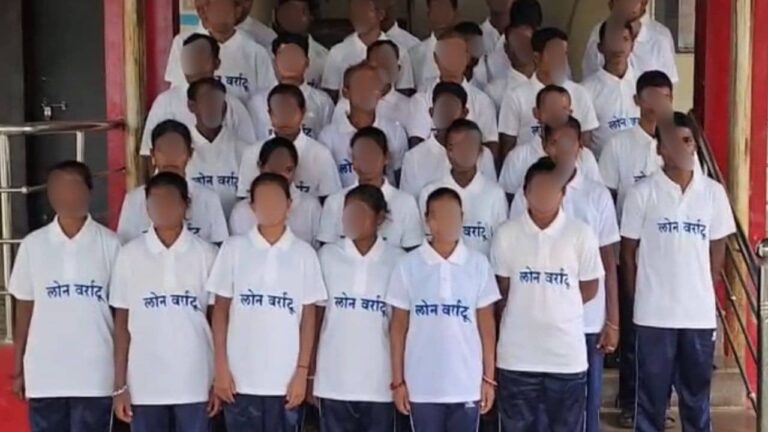 Naxalites Surrender: दंतेवाड़ा में 37 नक्सलियों ने फेंके हथियार, मिनपा हमले के मास्टरमाइंड ने भी जोड़े हाथ