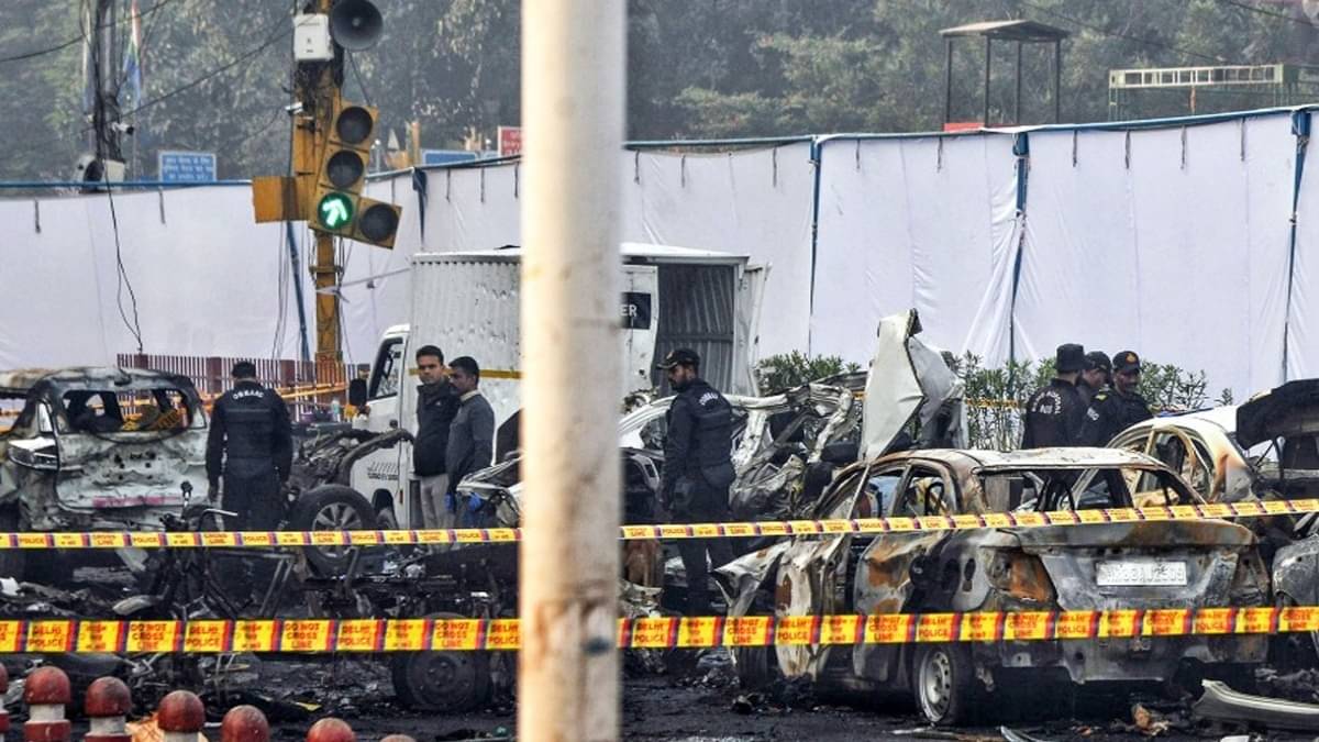 'जिन खानदानों से ये डॉक्टर ताल्लुक रखते हैं, उन्हें मुजरिम मत समझो...', महबूबा मुफ्ती ने दिल्ली ब्लास्ट की निषपक्ष जांच की मांग की