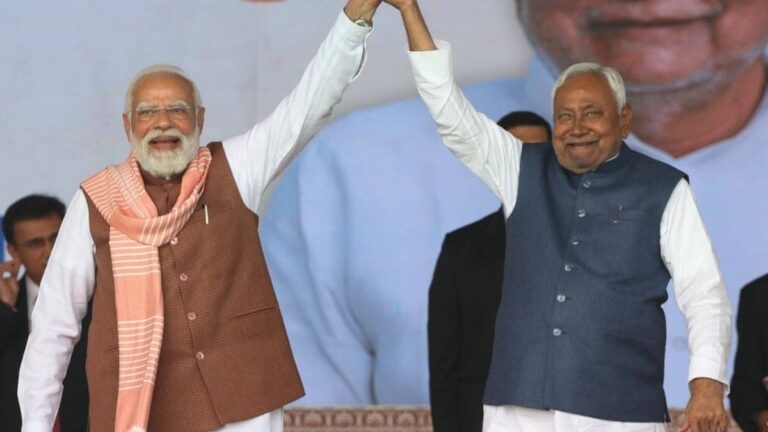 'सुशासन का शानदार ट्रैक रिकॉर्ड...', CM बनने पर PM मोदी ने नीतीश कुमार को दी बधाई, बोले- ये टीम बिहार को नई ऊंचाइयों पर ले जाएगी