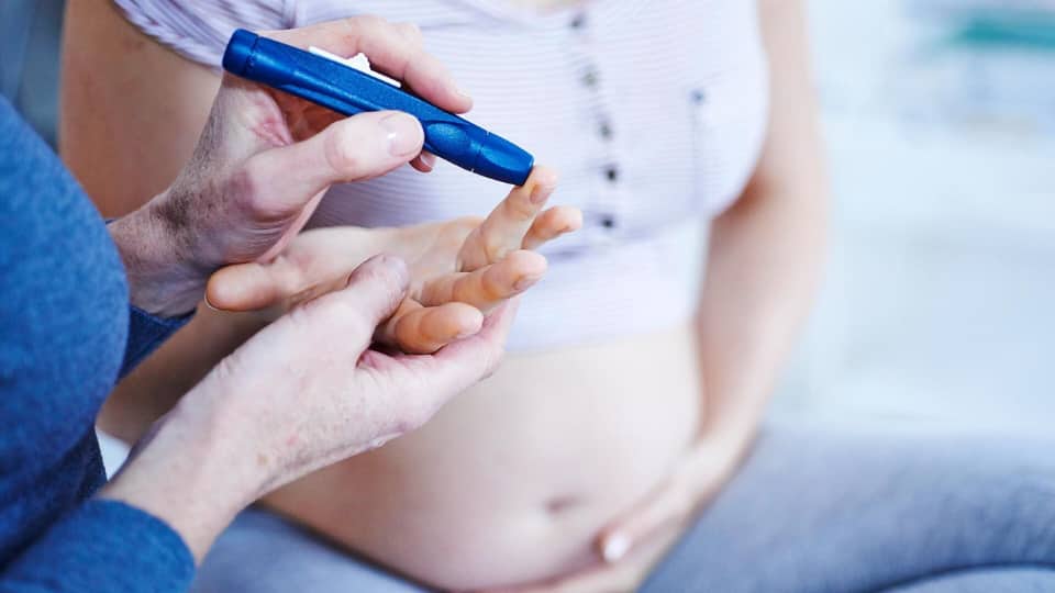 Sugar During Preganancy: गर्भावस्था में शुगर बढ़ना कितना खतरनाक? जानें कंट्रोल करने के आसान उपाय