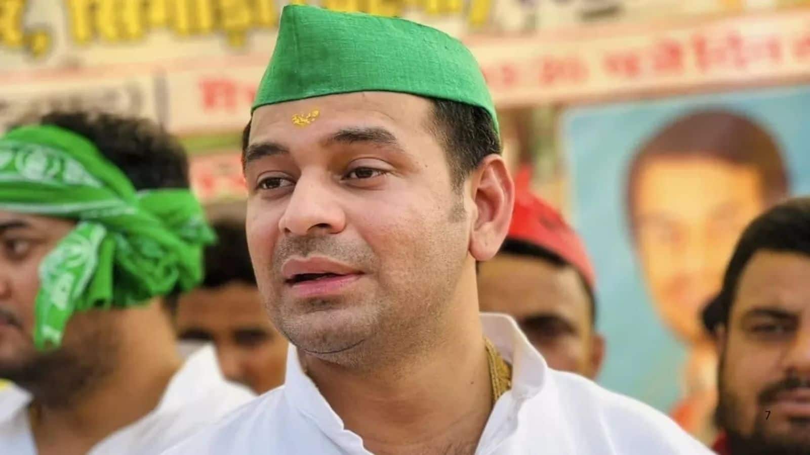 Tej Pratap Yadav: 'है न मोदी-नीतीश का जादू...', चुनाव हारे निर्दलीय प्रत्याशी के एजेंट बने दीपक प्रकाश के मंत्री बनने पर तेज प्रताप यादव का तंज