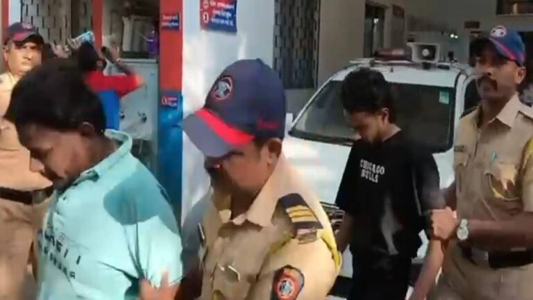 पुलिस स्टेशन के अंदर सिगरेट पी रहे थे तीन युवक, रील बनाकर सोशल मीडिया पर किया शेयर; पुलिसकर्मियों के खिलाफ भी एक्शन