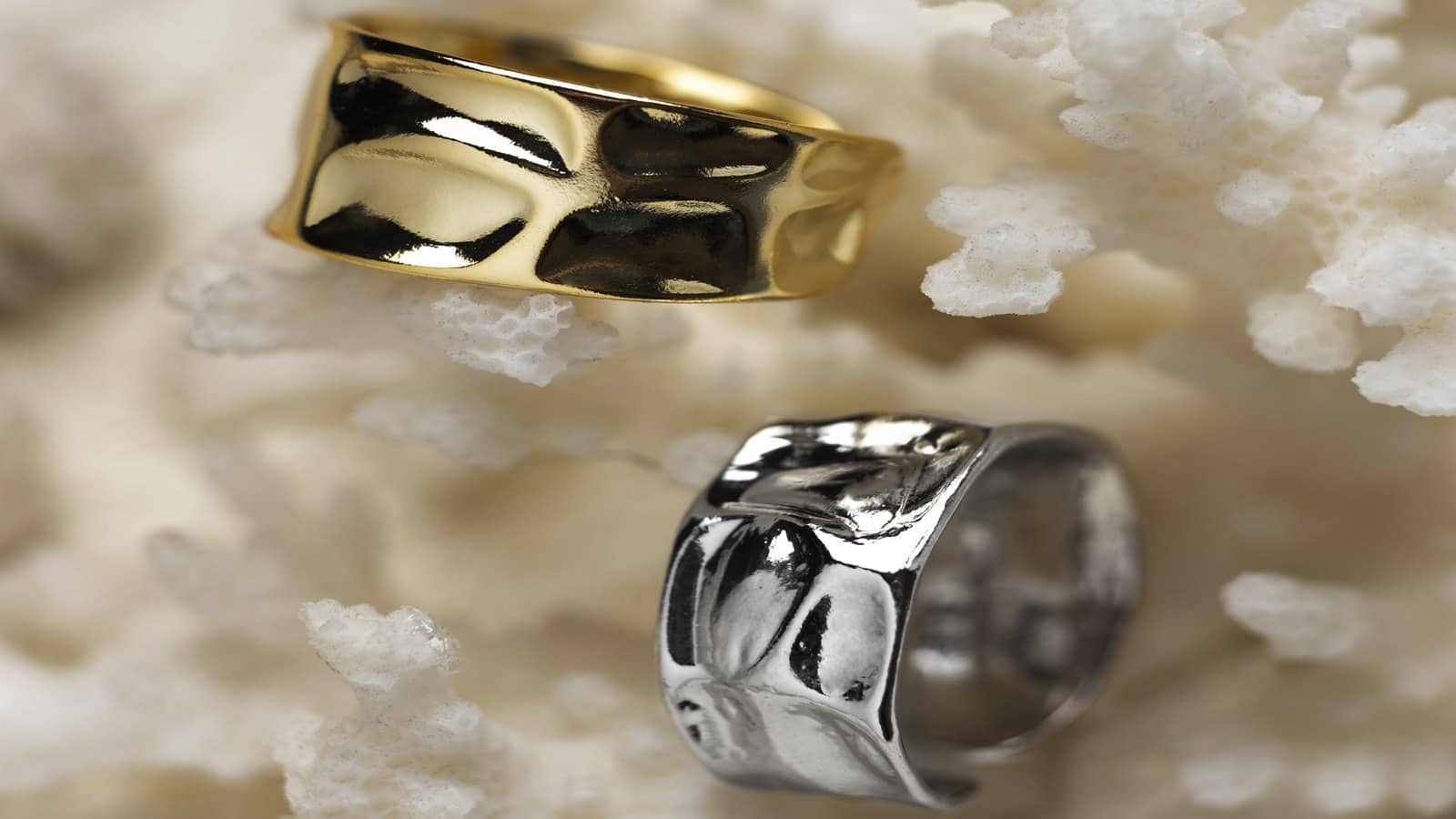 White Gold vs Yellow Gold: कॉस्ट, केयर, क्वालिटी का क्या है अंतर