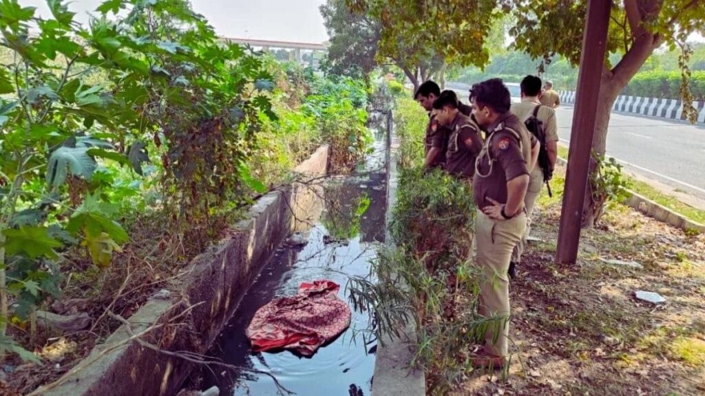 Crime News: नोएडा के नाले में महिला की सिर और हाथ कटी लाश मिलने से सनसनी, पुलिस खंगाल रही CCTV
