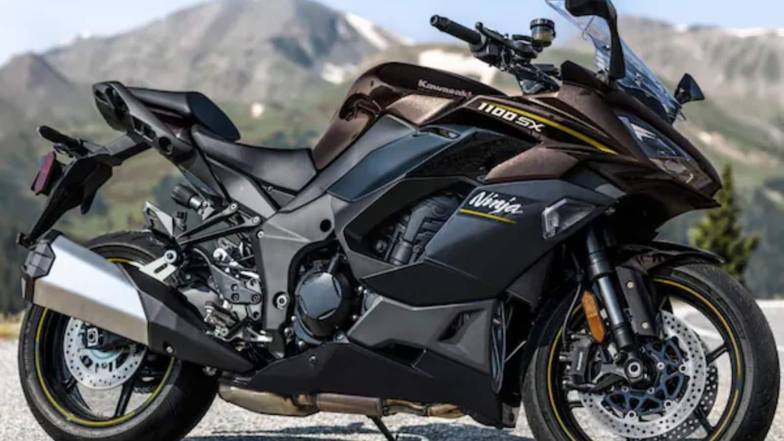 नई Black-Gold कलर स्कीम के साथ Kawasaki 2026 Ninja 1100SX भारत में लॉन्च, कीमत 14.42 लाख रुपये