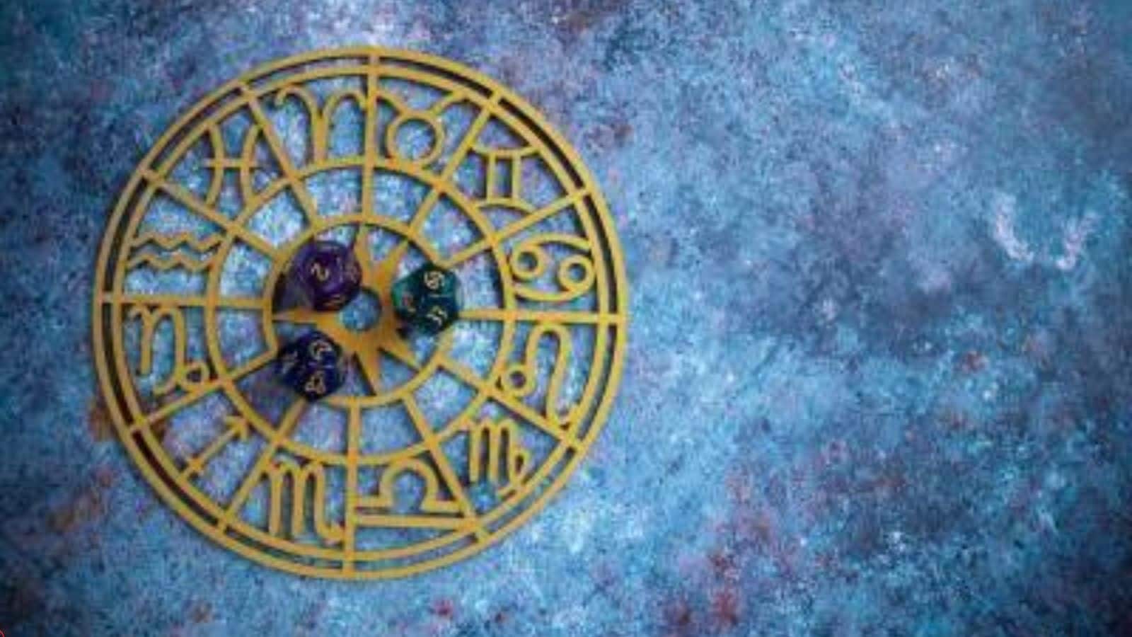 Aaj Ka Rashifal: आज के दिन किन बातों का रखना होगा खास ध्यान, जानें क्या कहता हैं आपका राशिफल