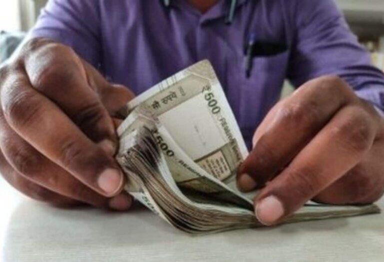 Labour Code: घट जाएगी इनहैंड सैलरी, बढ़ जाएंगे ये फायदे, लेबर कोड आने से बदलेगा सैलरी स्ट्रक्चर