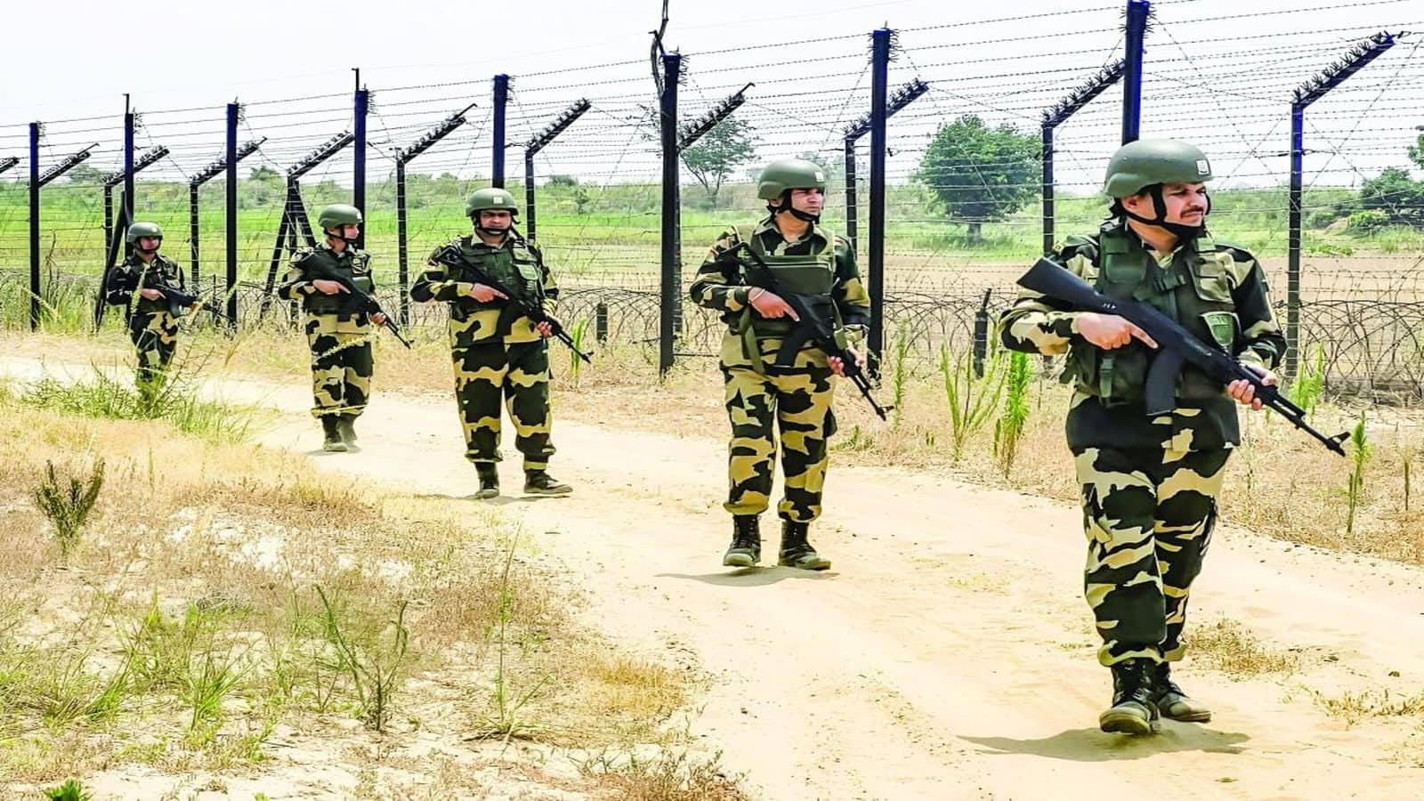 BSF Constable Recruitment: बीएसएफ कांस्टेबल भर्ती में पूर्व अग्निवीरों को अब मिलेगा 50% आरक्षण, गृह मंत्रालय ने जारी की नोटिफिकेशन